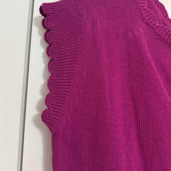 Ann Taylor Factory Scalloped-Trim Knit Tank in Fuchsia - Picture 5 of 6